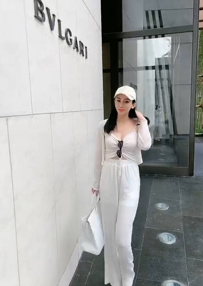 曼谷外围女全套服务